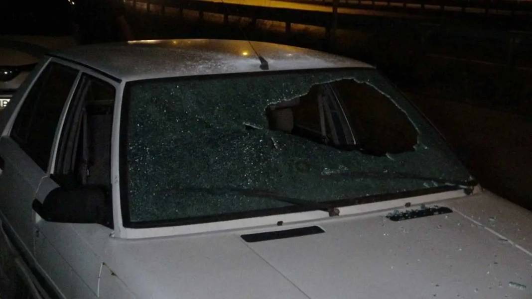 Manavgat’ta Pikabın Kamyona Girdiği Kaza Trafiği Felç Etti! 3